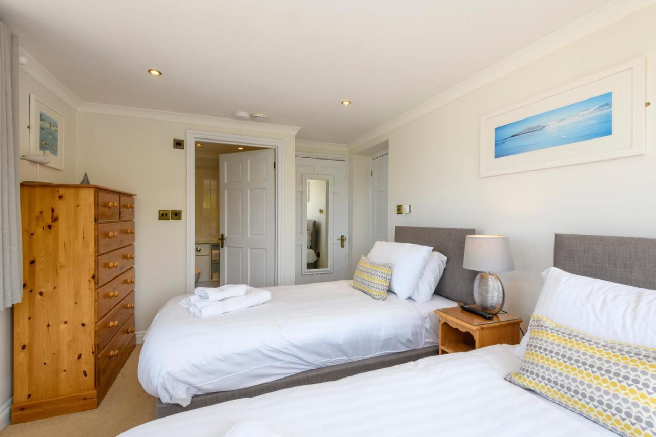 Beachcombers Apartments New Quay Buitenkant foto