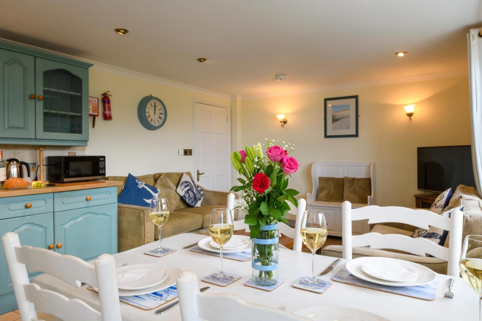 Beachcombers Apartments New Quay Buitenkant foto