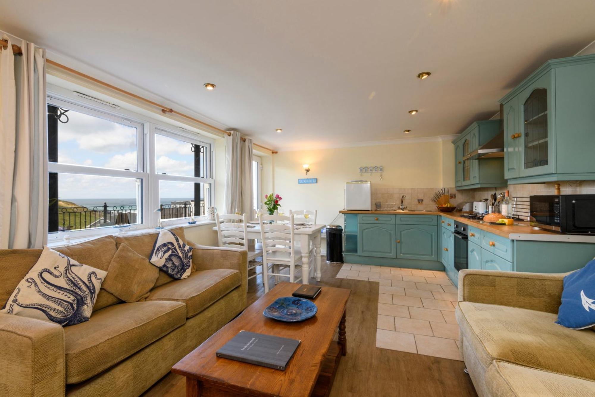 Beachcombers Apartments New Quay Buitenkant foto