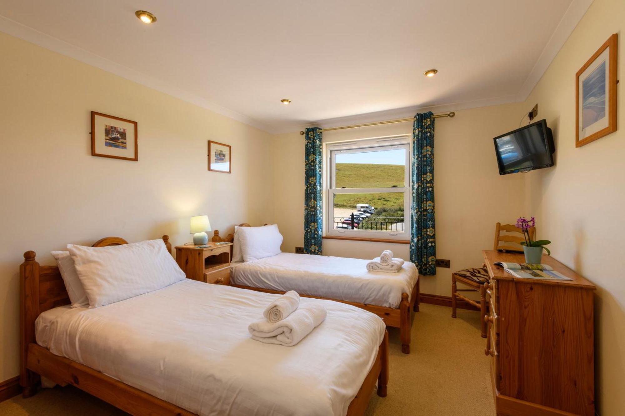 Beachcombers Apartments New Quay Buitenkant foto